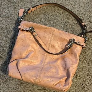 Used Coach purse! Soft durable leather Pink shoulder bag.
